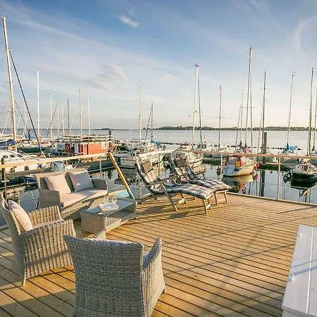 Ostsee-hausboot-antje-frieda-auf-fehmarn * Fehmarn