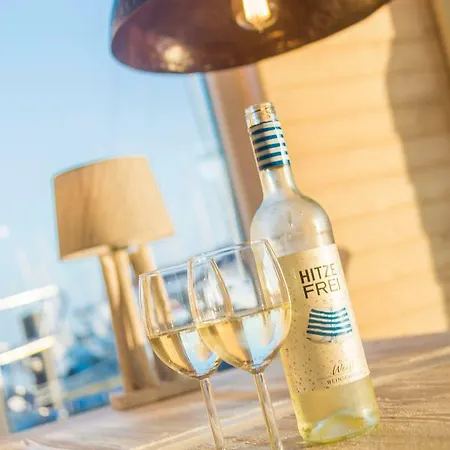 Ostsee-hausboot-antje-frieda-auf-fehmarn Apartament Fehmarn