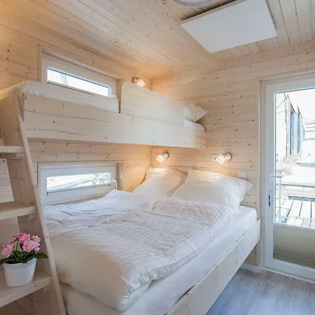 Apartament Ostsee-hausboot-antje-frieda-auf-fehmarn *