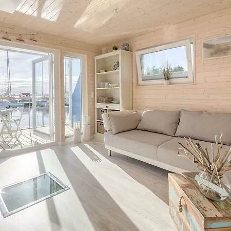 Ostsee-hausboot-antje-frieda-auf-fehmarn Apartament Fehmarn