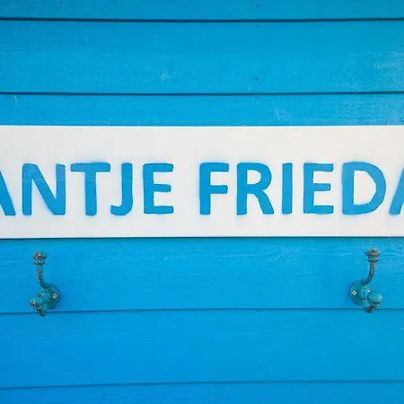 Ostsee-hausboot-antje-frieda-auf-fehmarn * Fehmarn