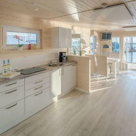 Apartament Ostsee-hausboot-antje-frieda-auf-fehmarn